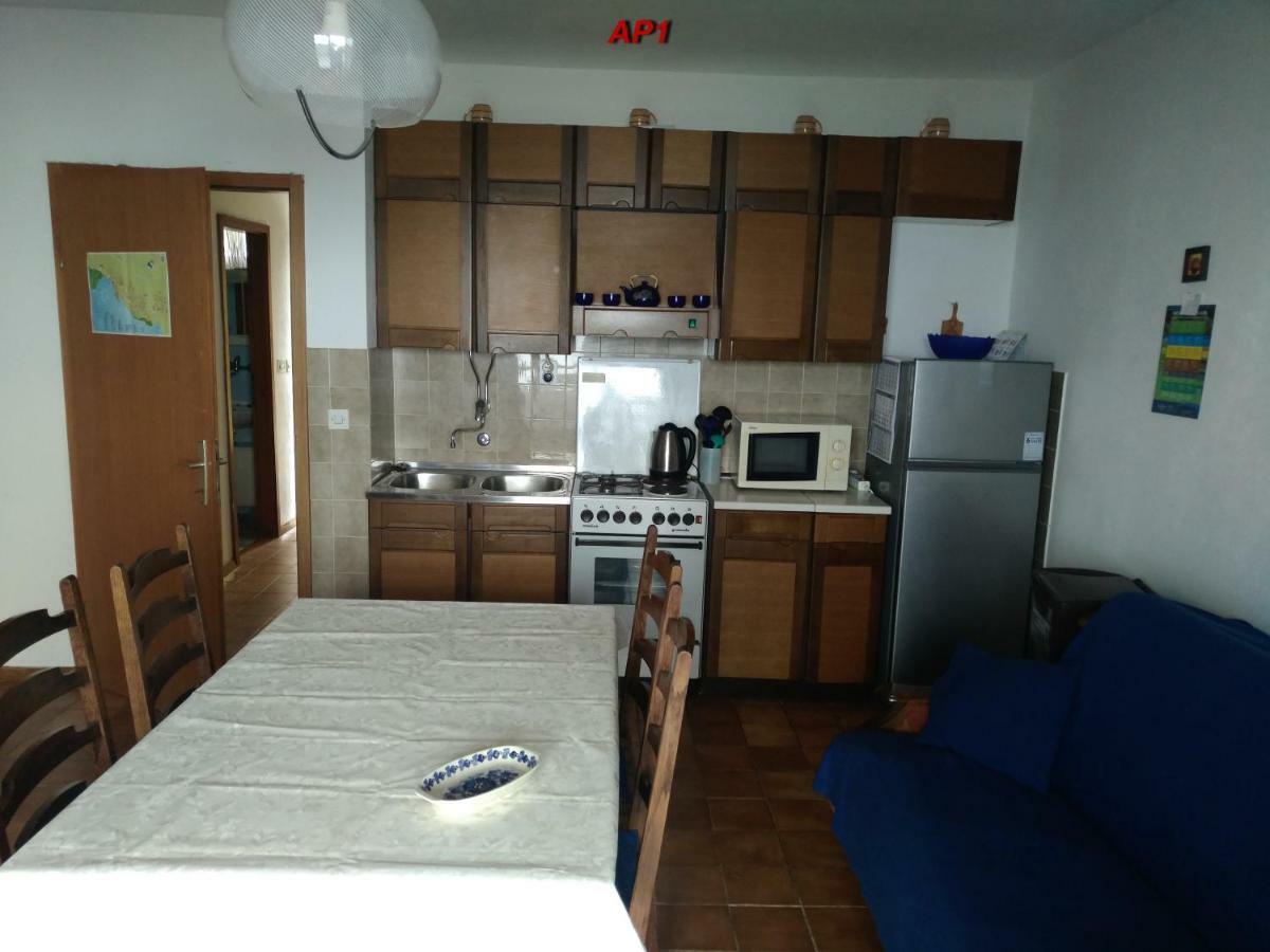 Apartments Sudic Nijvice Zewnętrze zdjęcie
